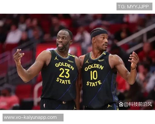 巴特勒半场表现出色轻松斩获9分4篮板2助攻展现实力 巴特勒半场表现出色轻松斩获9分4篮板2助攻展现实力